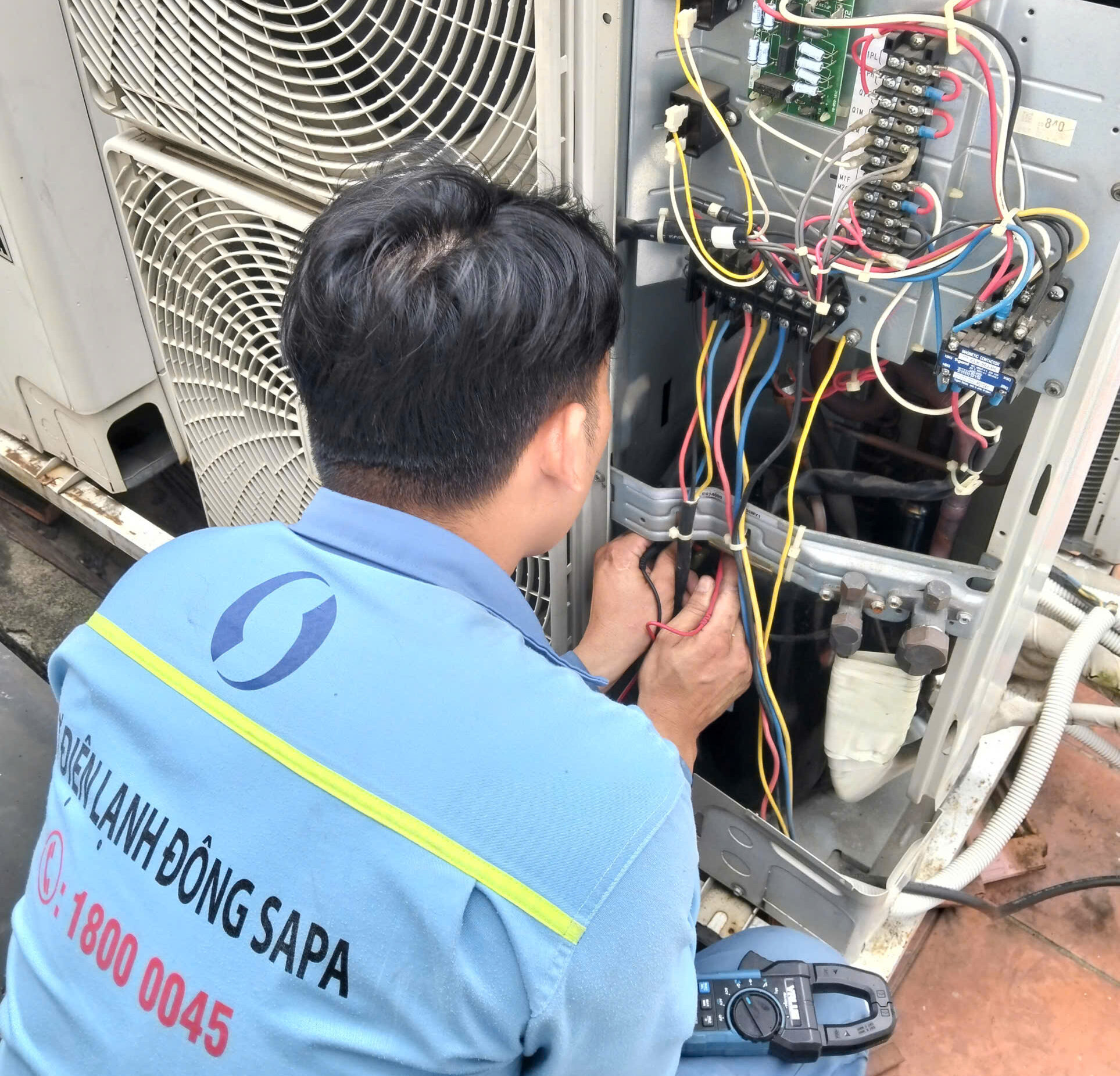Sửa máy lạnh gần Lý Thái Tổ: tra theo hiện tượng — tiếng lạ, chảy nước, không lạnh, remote, đèn nháy