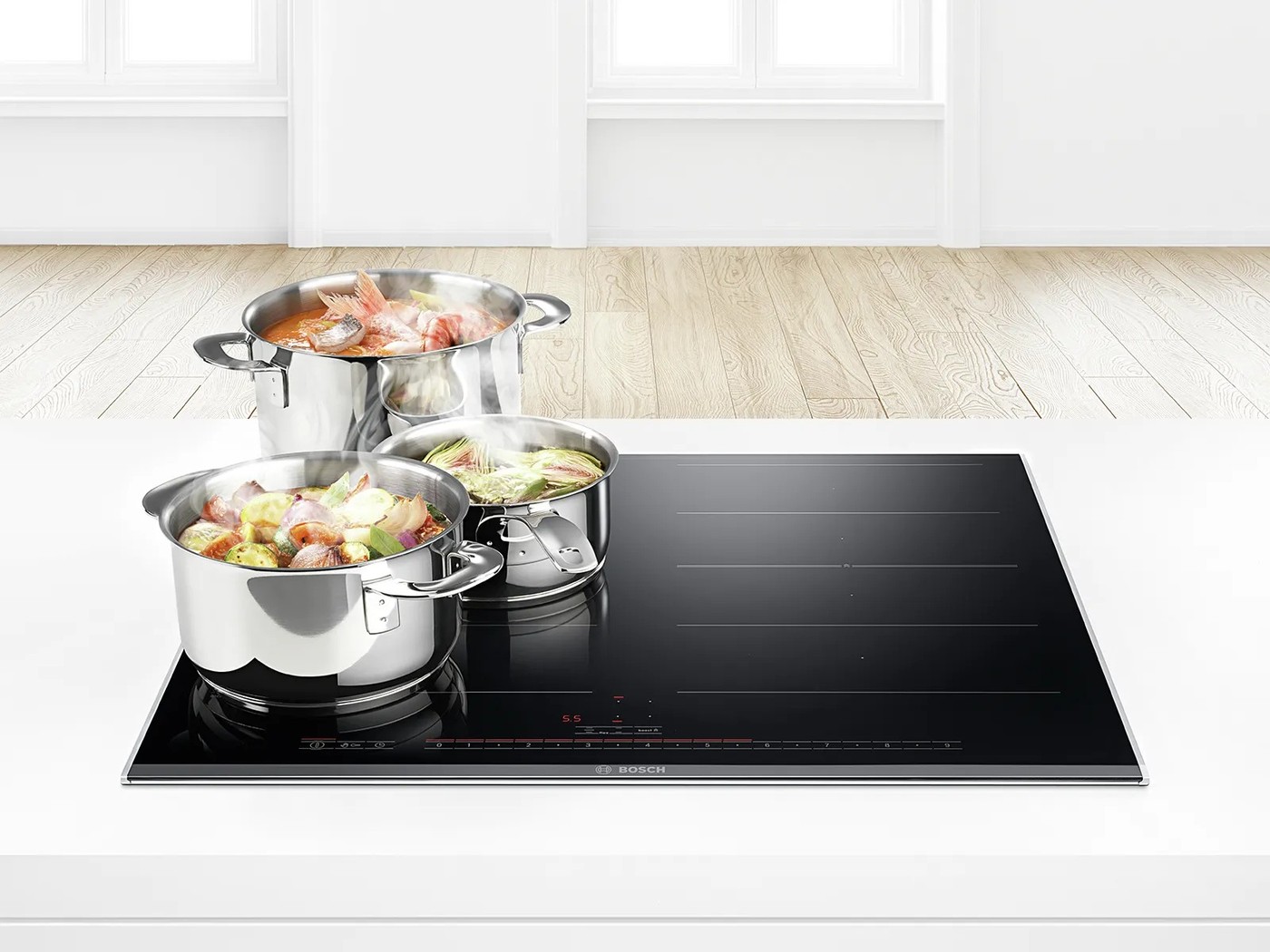 Bếp từ Bosch FlexInduction - vùng nấu linh hoạt trên mặt kính đen